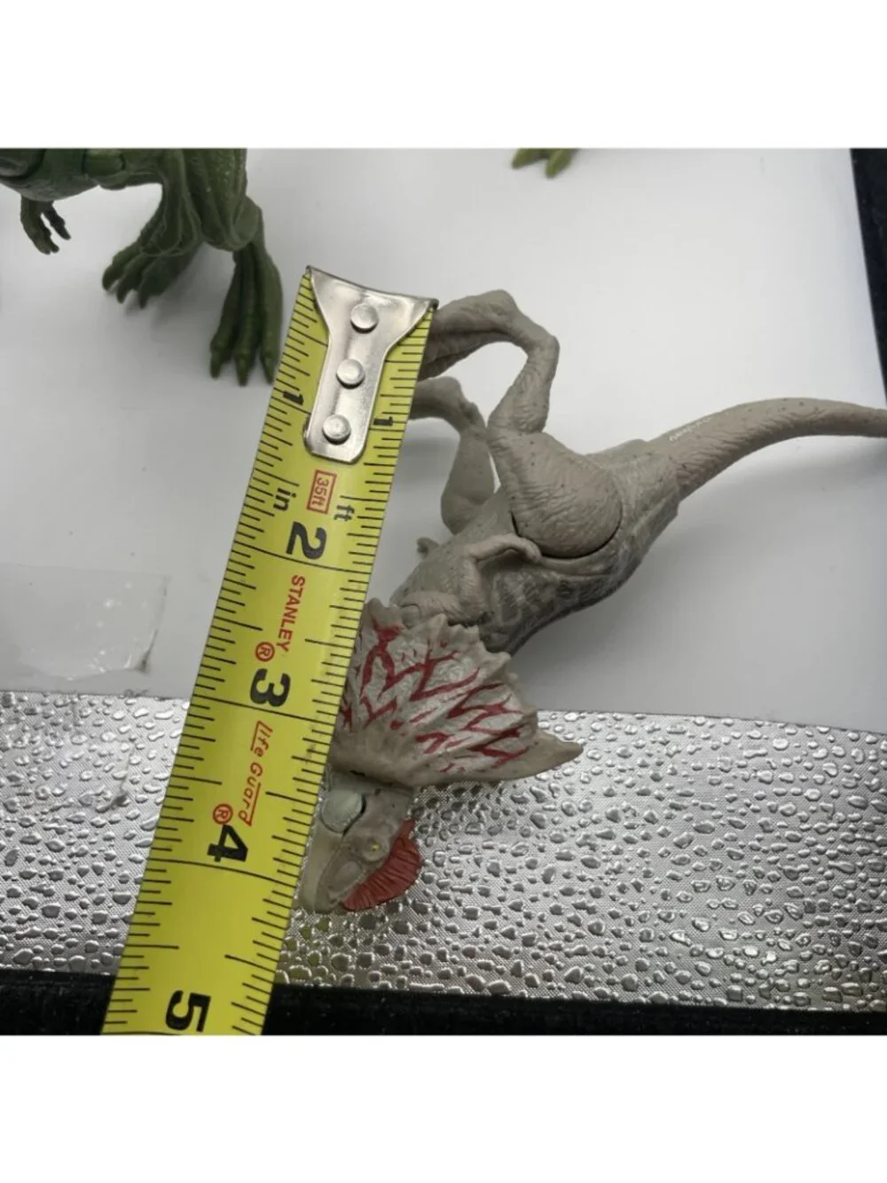 9 Jurassic World Dinosaur Action Figures Articulated Some Pull Out Code Tracker